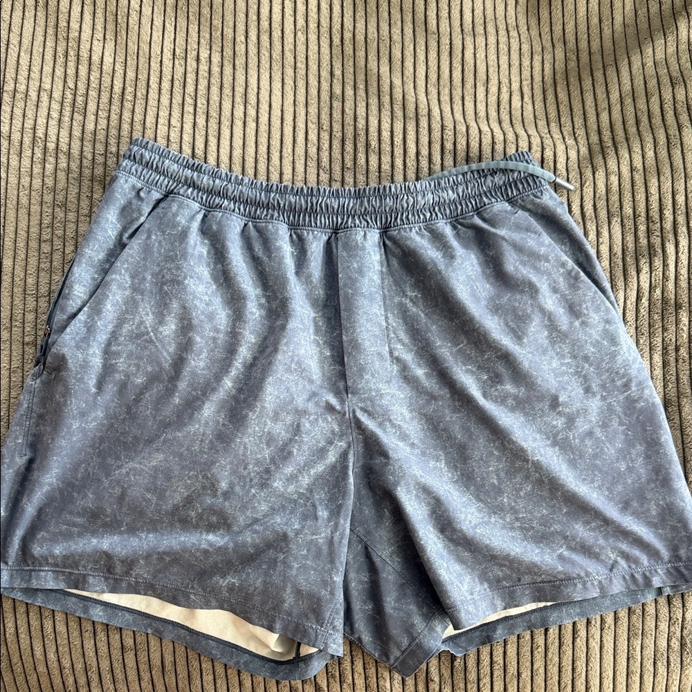 lululemon mens pacebreaker 5inch linerless shorts  (L)